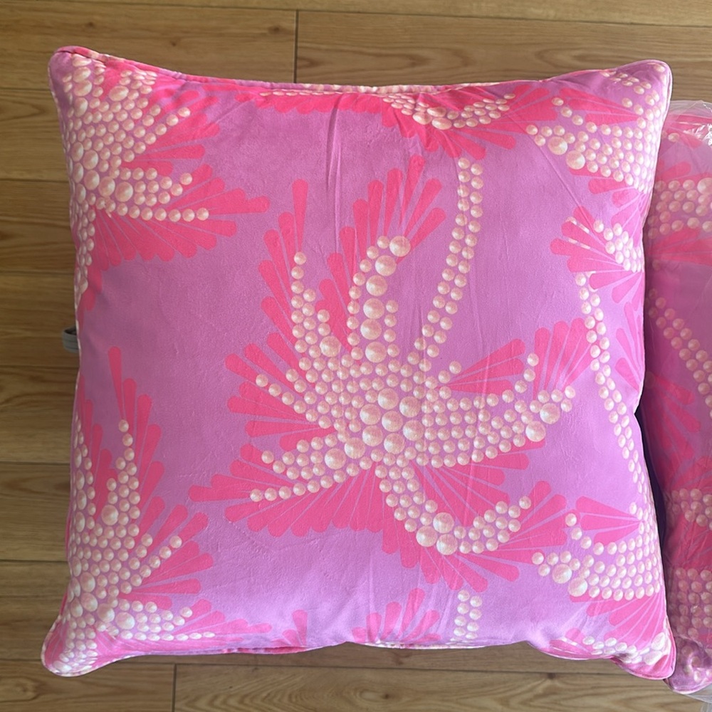 ***BRAND NEW** LIMITED EDITION Barbie Pink Palmtree Pillow Set by Wear the House